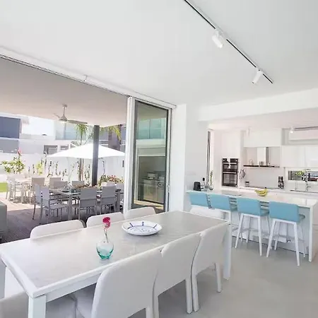 Sensational 4 Bedroom Villa, Ideal Location Of Protaras!