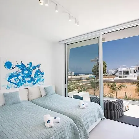 Aparthotel Sensational 4 Bedroom Villa, Ideal Location Of Protaras! *