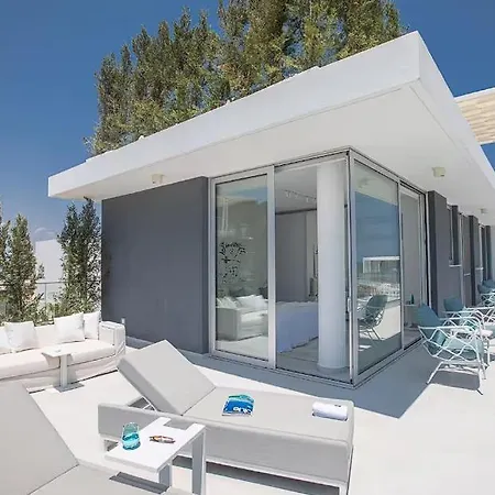 Ξενοδοχείο με διαμερίσματα Sensational 4 Bedroom Villa, Ideal Location Of Protaras! *
