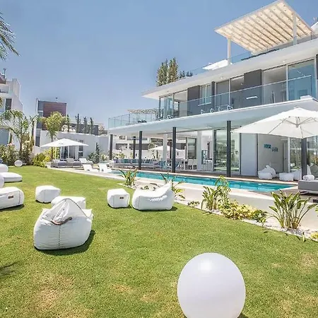 Sensational 4 Bedroom Villa, Ideal Location Of Protaras! Lejlighedshotel *