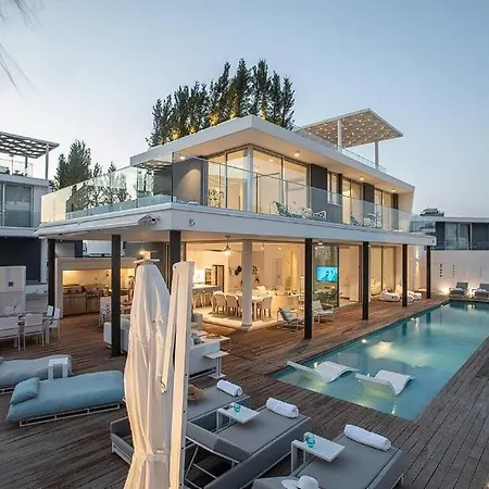 Sensational 4 Bedroom Villa, Ideal Location Of Protaras! Апарт-отель *